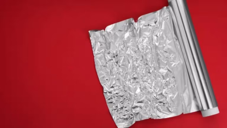 From protecting gadgets to sealing snacks: 5 smart ways to use aluminium foil while travelling