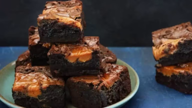 4-Ingredient chocolate cake: How to make a rich, fudgy homemade dessert without flour, refined sugar, dairy, butter or oil using just four simple ingredients
